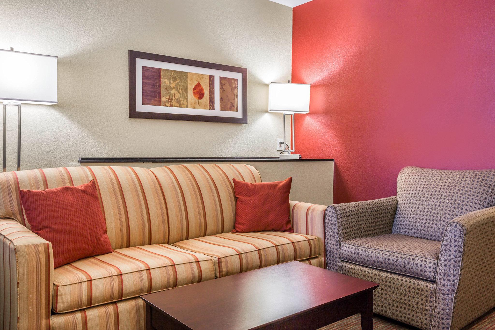 Comfort Suites Блайт Экстерьер фото