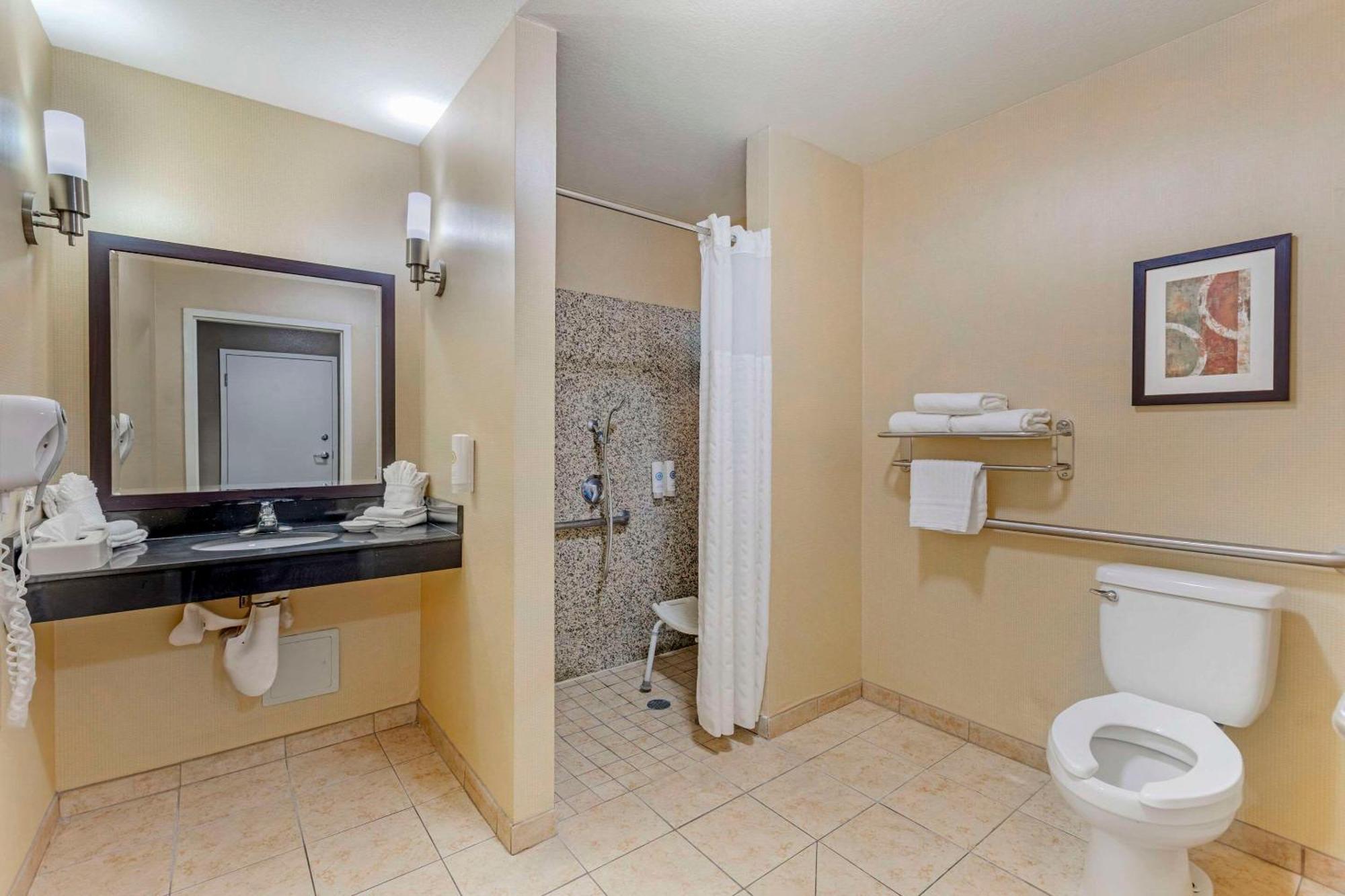 Comfort Suites Блайт Экстерьер фото