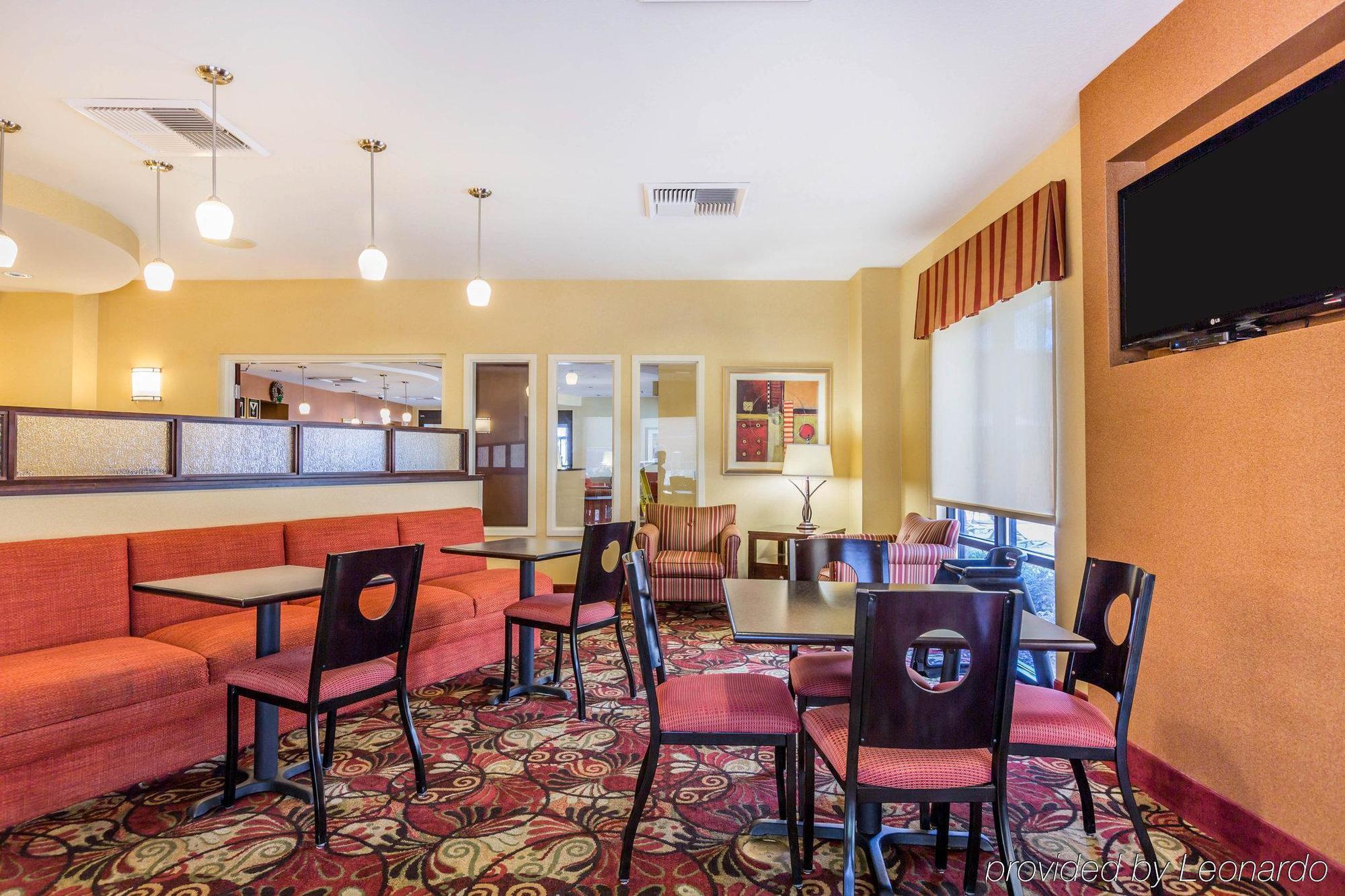 Comfort Suites Блайт Экстерьер фото